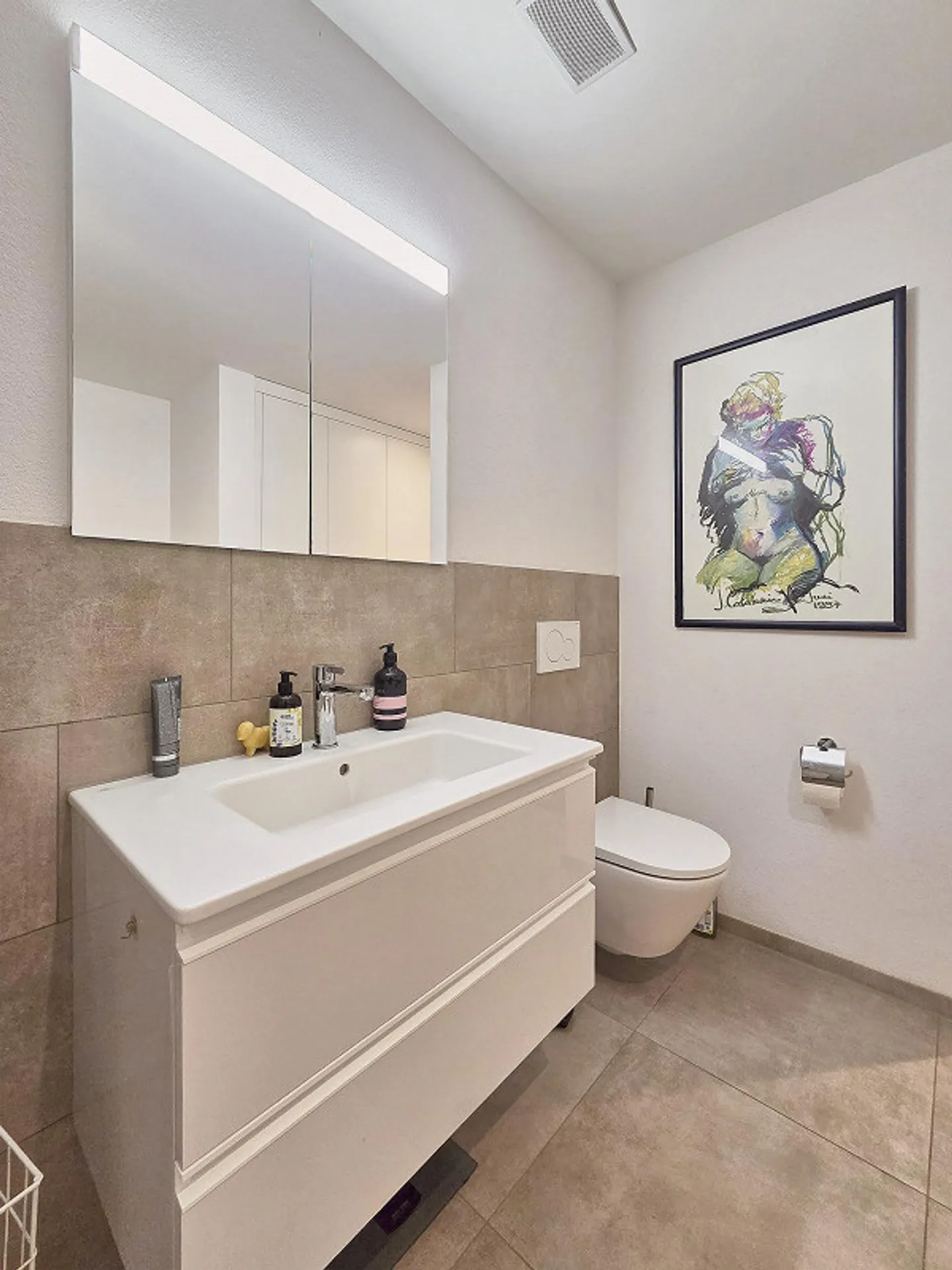 Newly built apartment in completely renovated Bijou - Photo 9 of 10