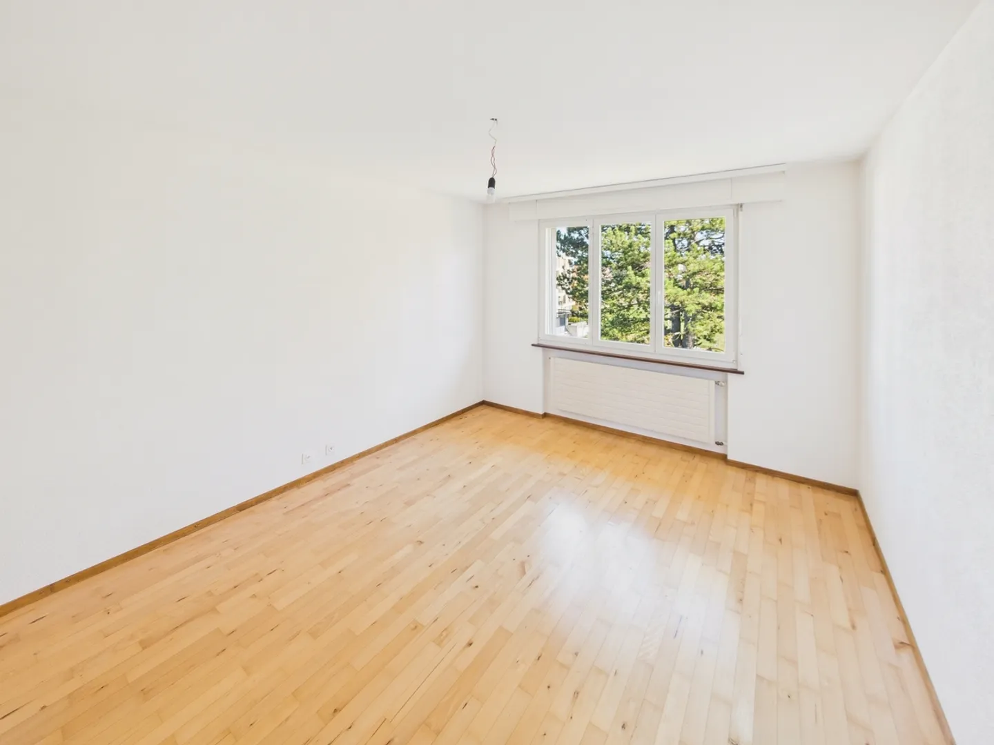 Appartamento 3.5 locali in quartiere tranquillo con balcone e piscina - Foto 6 di 11