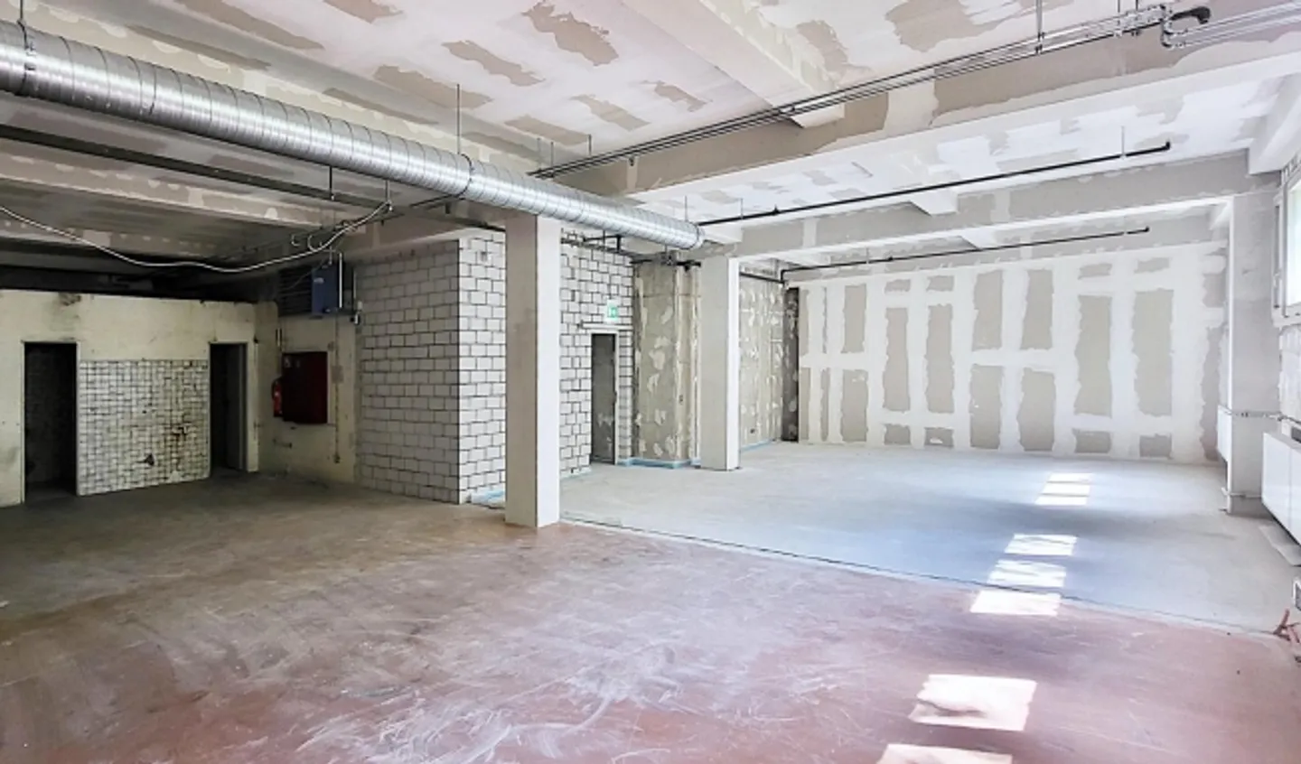 Commercial space on the upper floor with ground floor character! - Photo 7 of 7