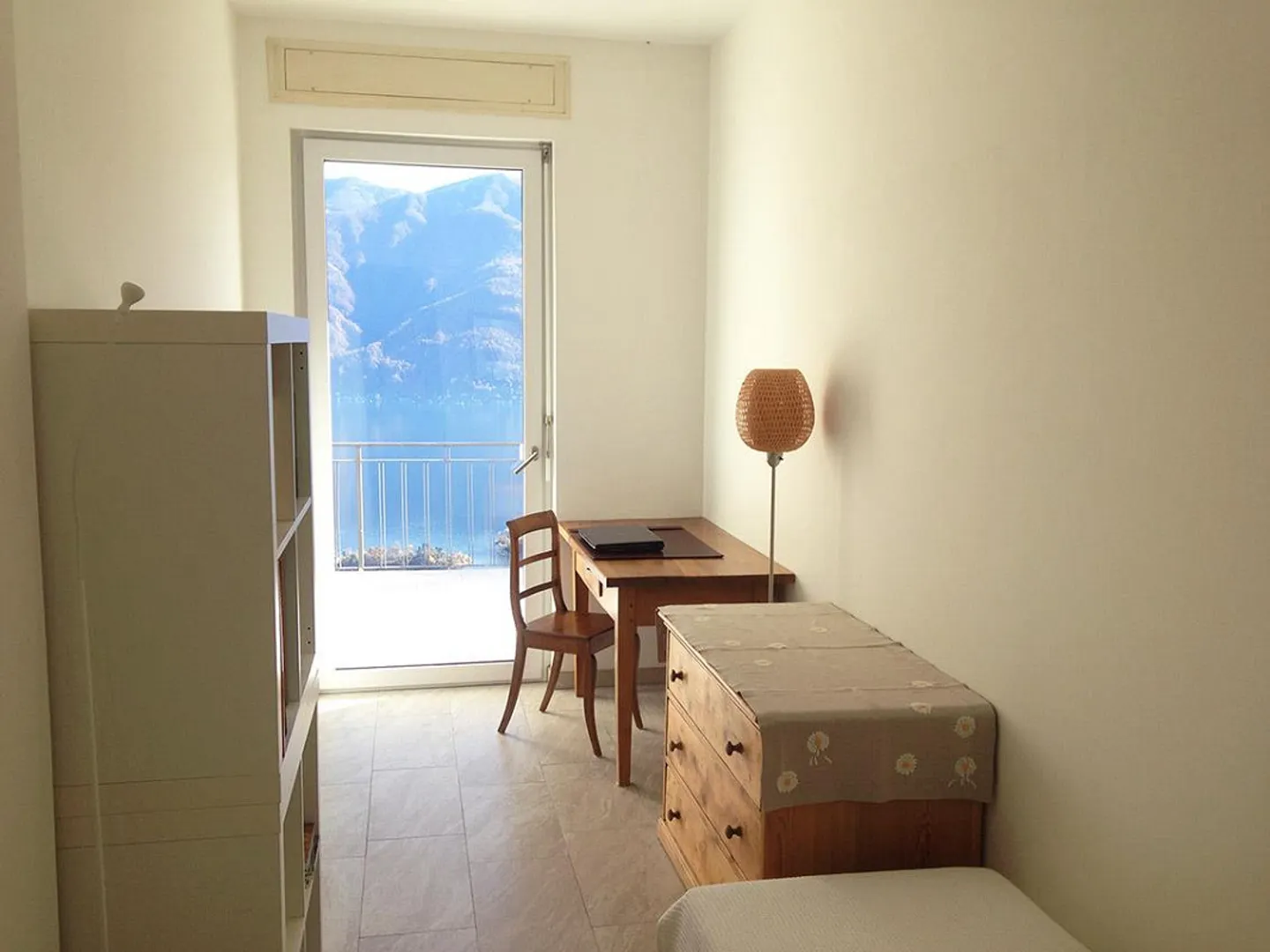 Modern Sunny Apartment in a Quiet Top Lake View Location - Photo 9 of 11