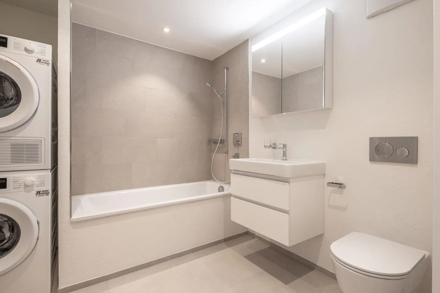 Appartement spécial 4 1/2 Z au centre-ville W8 - Photo 4 sur 9