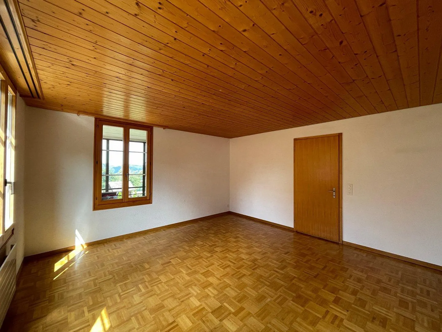 Living in the Stöckli with plenty of outdoor space - Photo 4 of 13