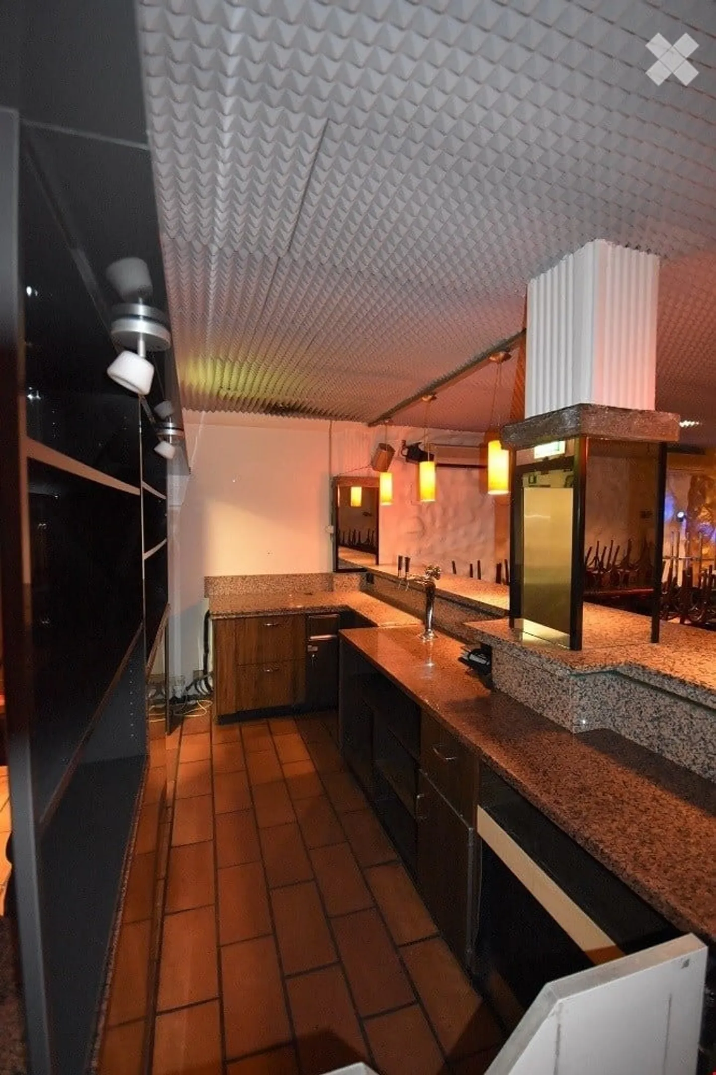 Club-house dans un emplacement de choix - Photo 3 sur 5