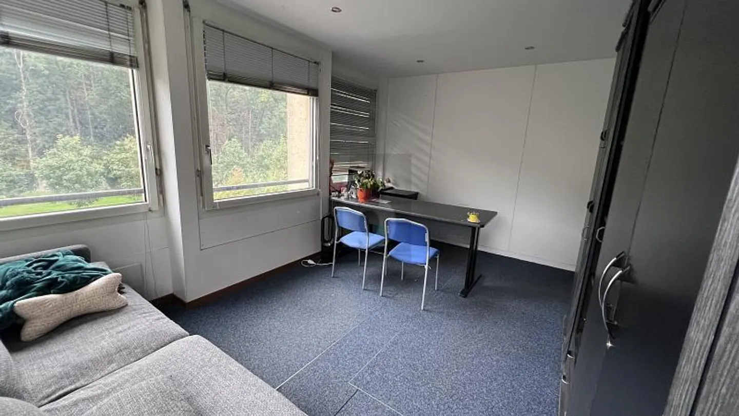 ZEITLOSE BÜROFLÄCHE IN DER NÄHE DES ZENTRUMS - Foto 3 von 6