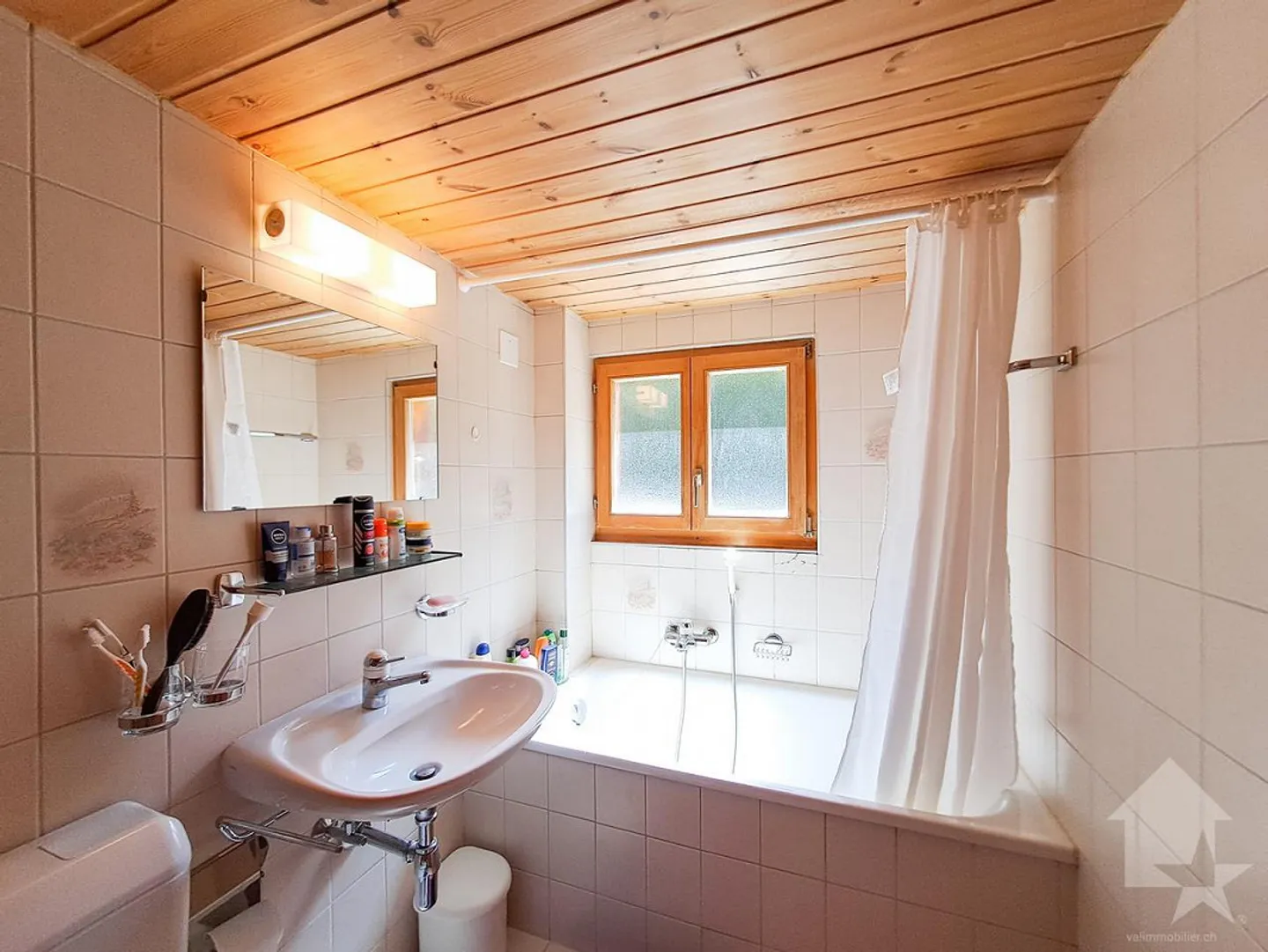 Grande chalet di tre unità nel centro di Tzoumaz - Foto 5 di 19