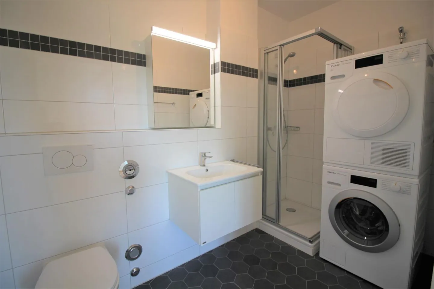 Belfaux - Studio on the 1st floor with balcony - Photo 3 of 9