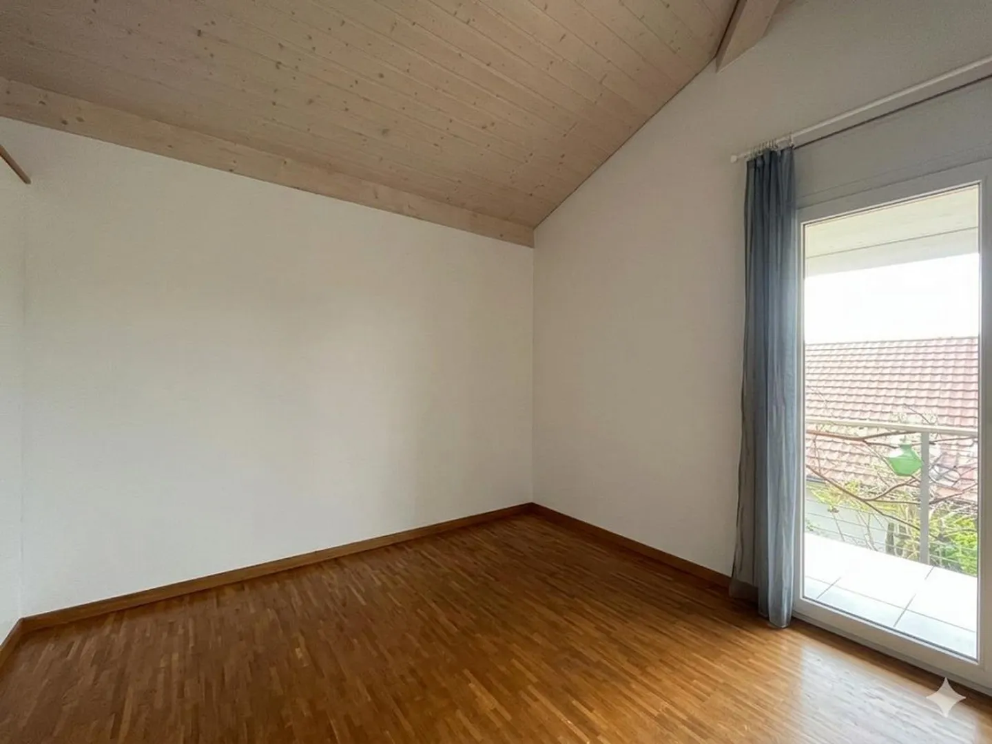 Detached Single-Family House for Rent - Photo 11 of 16