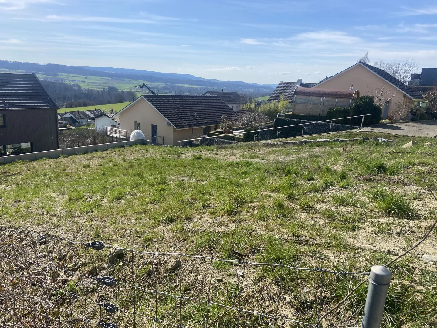 Building plot in "Urban", Neunforn 594m2, fully developed, sunny and with a wide view (without architectural obligation) for single-family or double-family house project - Photo 3 of 6