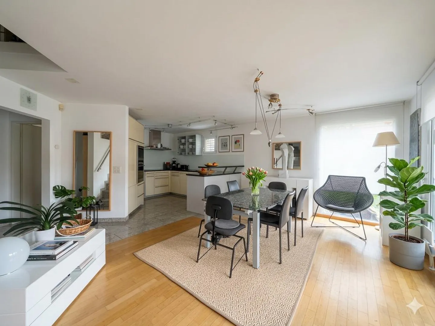 Detached Single-Family House for Rent - Photo 3 of 16