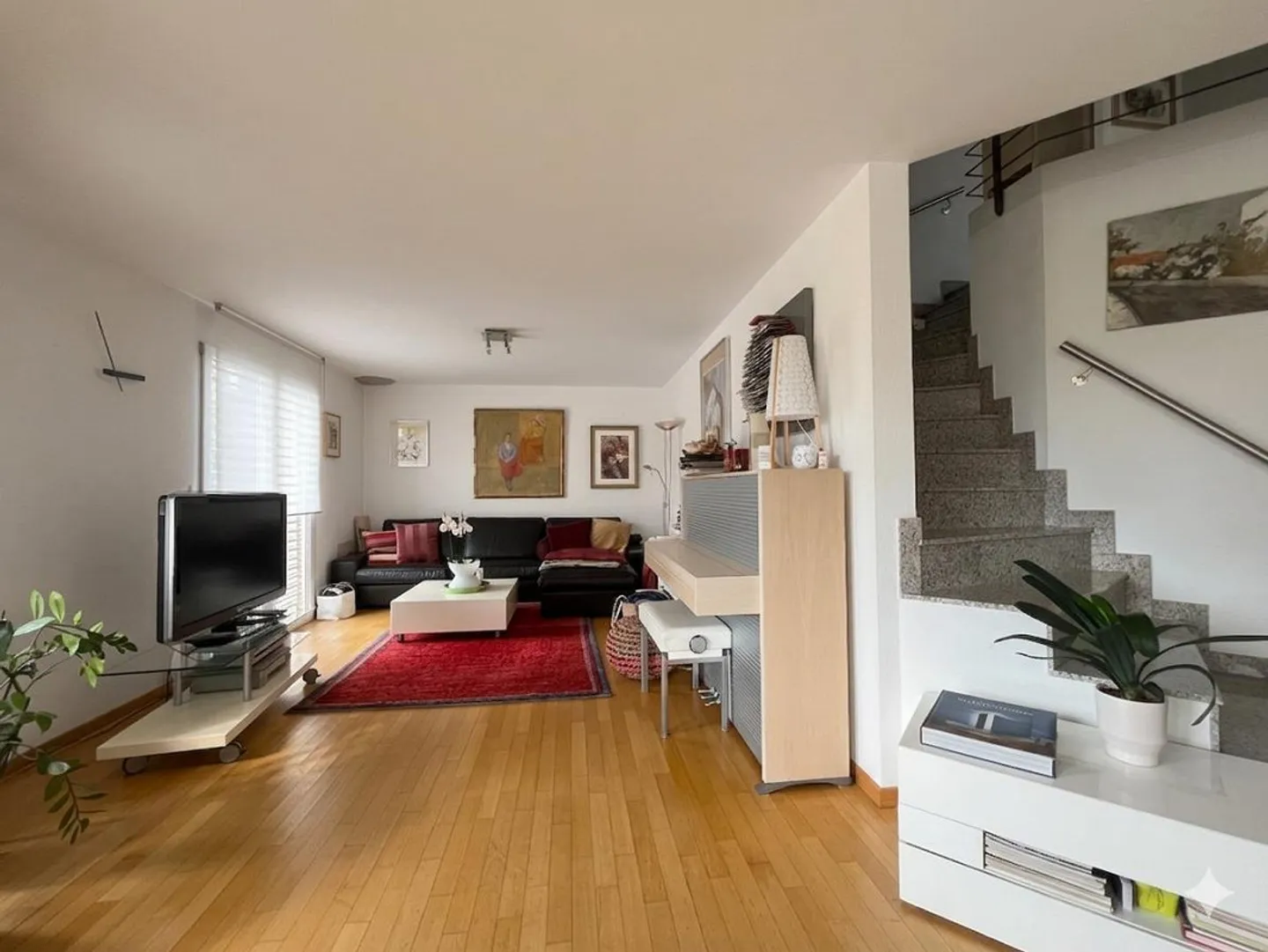 Detached Single-Family House for Rent - Photo 4 of 16