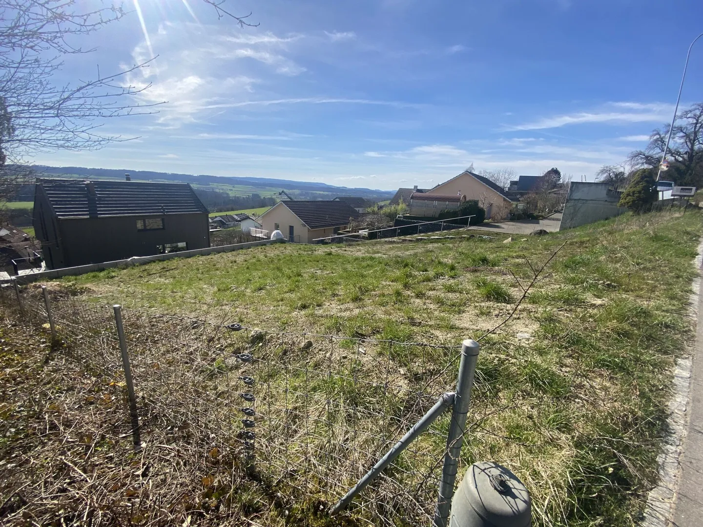 Building plot in "Urban", Neunforn 594m2, fully developed, sunny and with a wide view (without architectural obligation) for single-family or double-family house project - Photo 4 of 6
