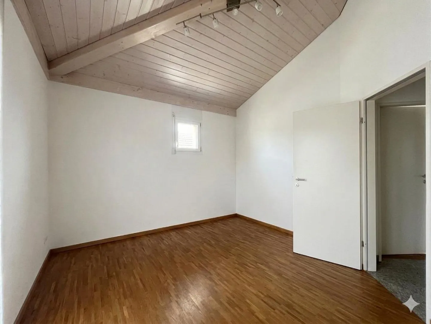 Detached Single-Family House for Rent - Photo 12 of 16