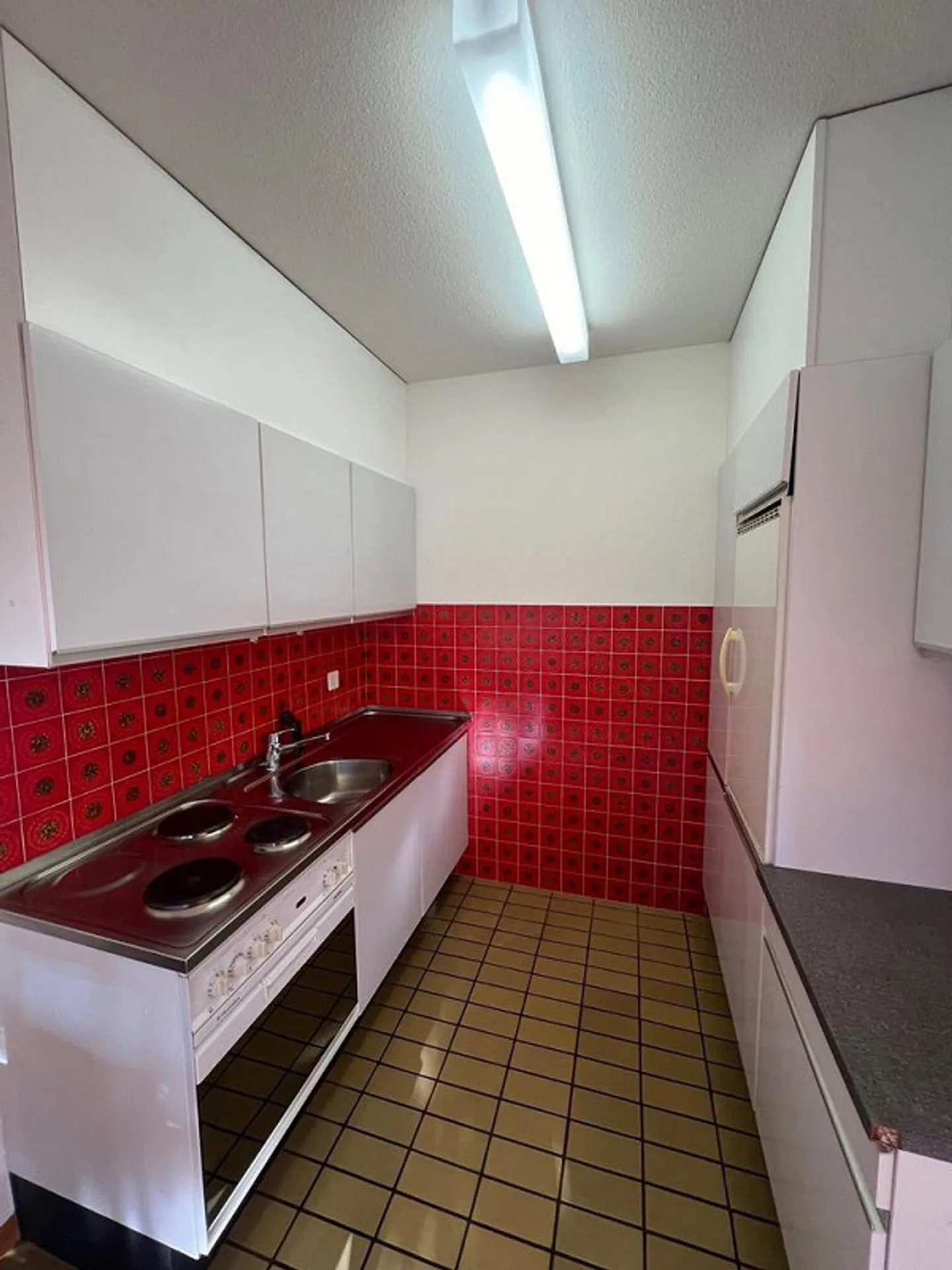 Helle Wohnung mit geräumigem Balkon - Foto 2 von 5