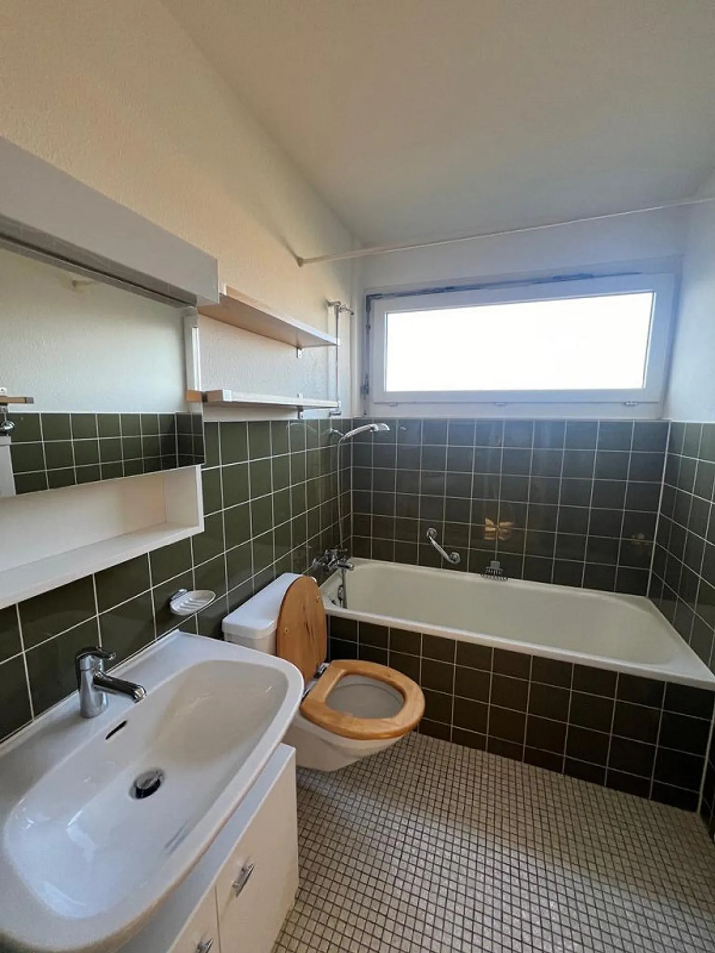 Helle Wohnung mit geräumigem Balkon - Foto 3 von 5