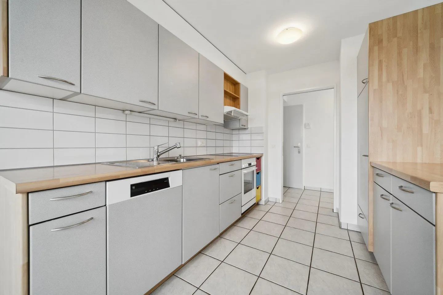 Christmas Special Offer - Beautiful 4.5 Room Apartment Close to Train Station and Shops - Photo 6 of 13