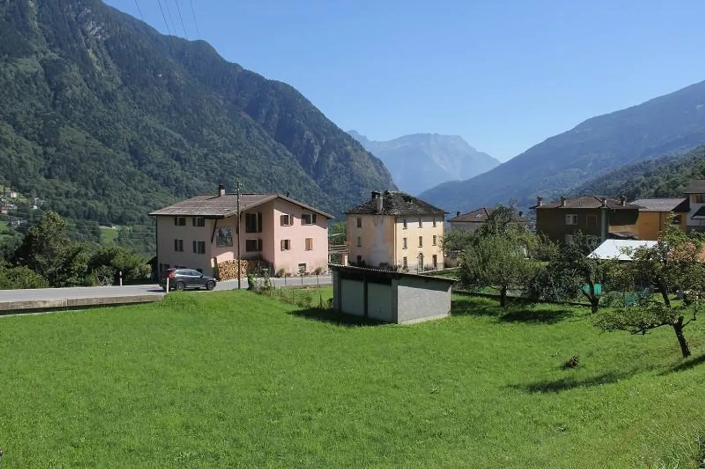 Terreno edificabile di 1232 m2 con bella vista e buon accesso - Foto 2 di 6