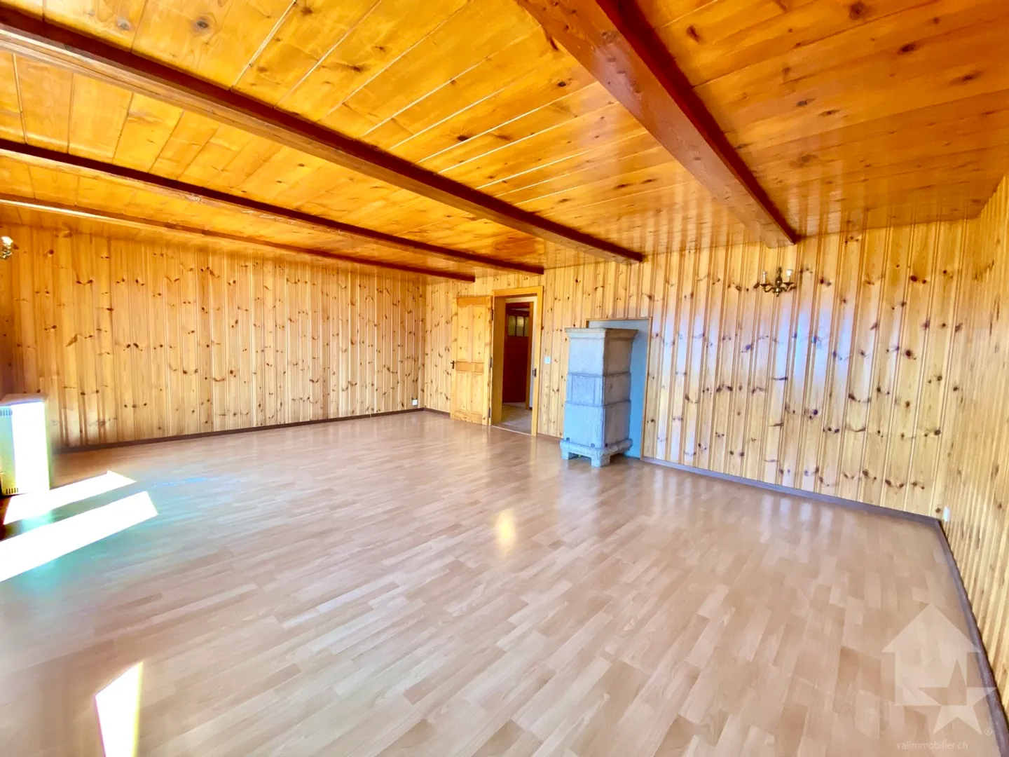 Cozy 4.5-room apartment in a quiet area to renovate! - Photo 1 of 13