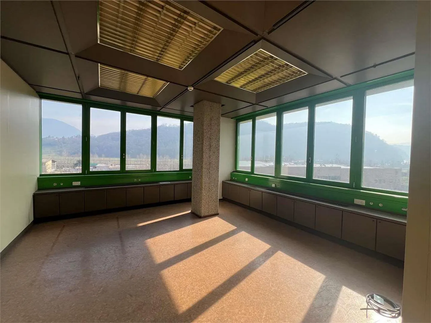 Bioggio in locazione ampio ufficio - Foto 2 di 3