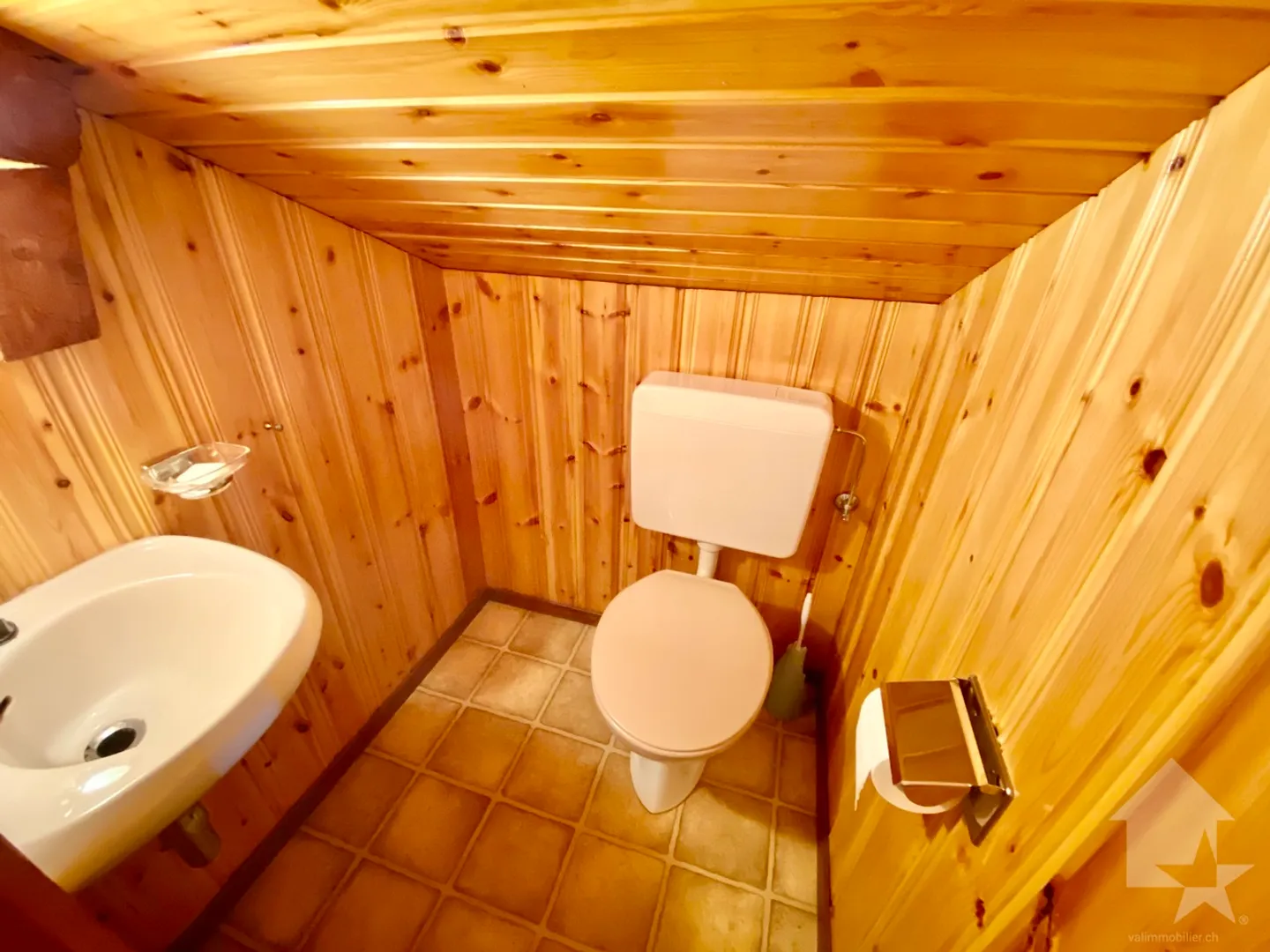 Cozy 4.5-room apartment in a quiet area to renovate! - Photo 12 of 13