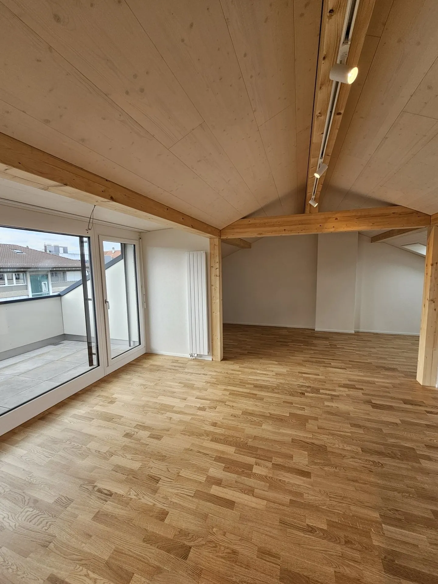 Nuovo appartamento attico di 2,5 stanze in stile loft - Foto 4 di 11
