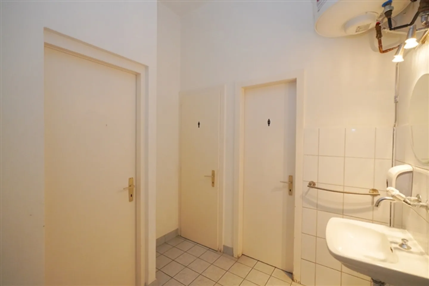 «GEWERBEFLÄCHE IM STADTZENTRUM VON SIERRE» - Foto 4 von 11