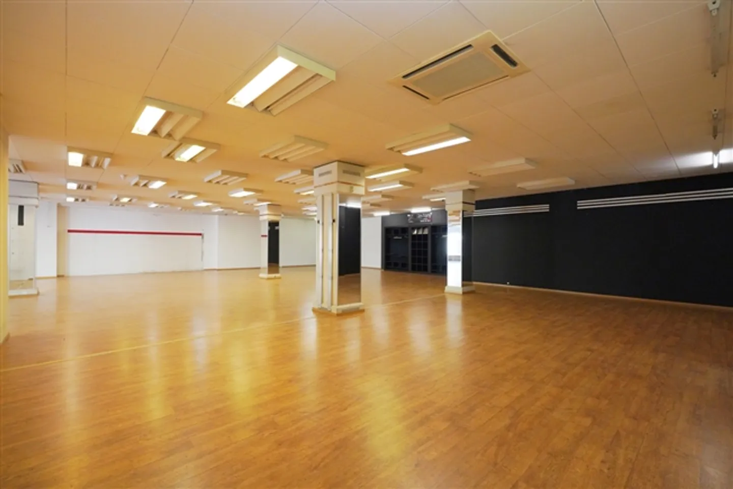 «GEWERBEFLÄCHE IM STADTZENTRUM VON SIERRE» - Foto 5 von 11