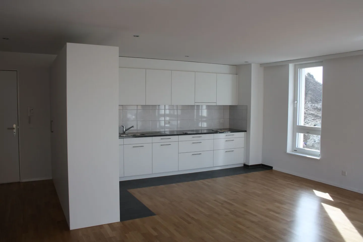 Modern 2-room apartment - Photo 4 of 9