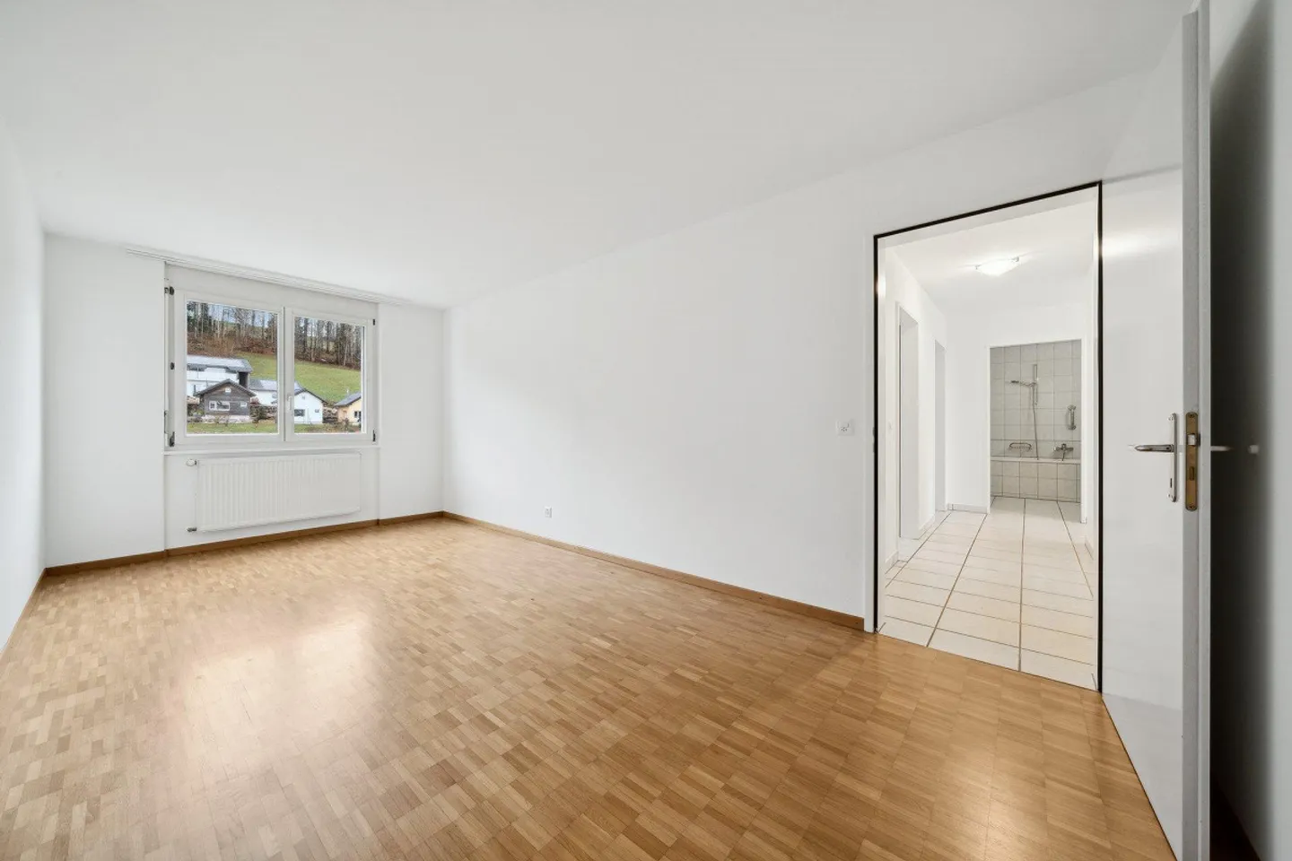 Christmas Special Offer - Beautiful 4.5 Room Apartment Close to Train Station and Shops - Photo 10 of 13