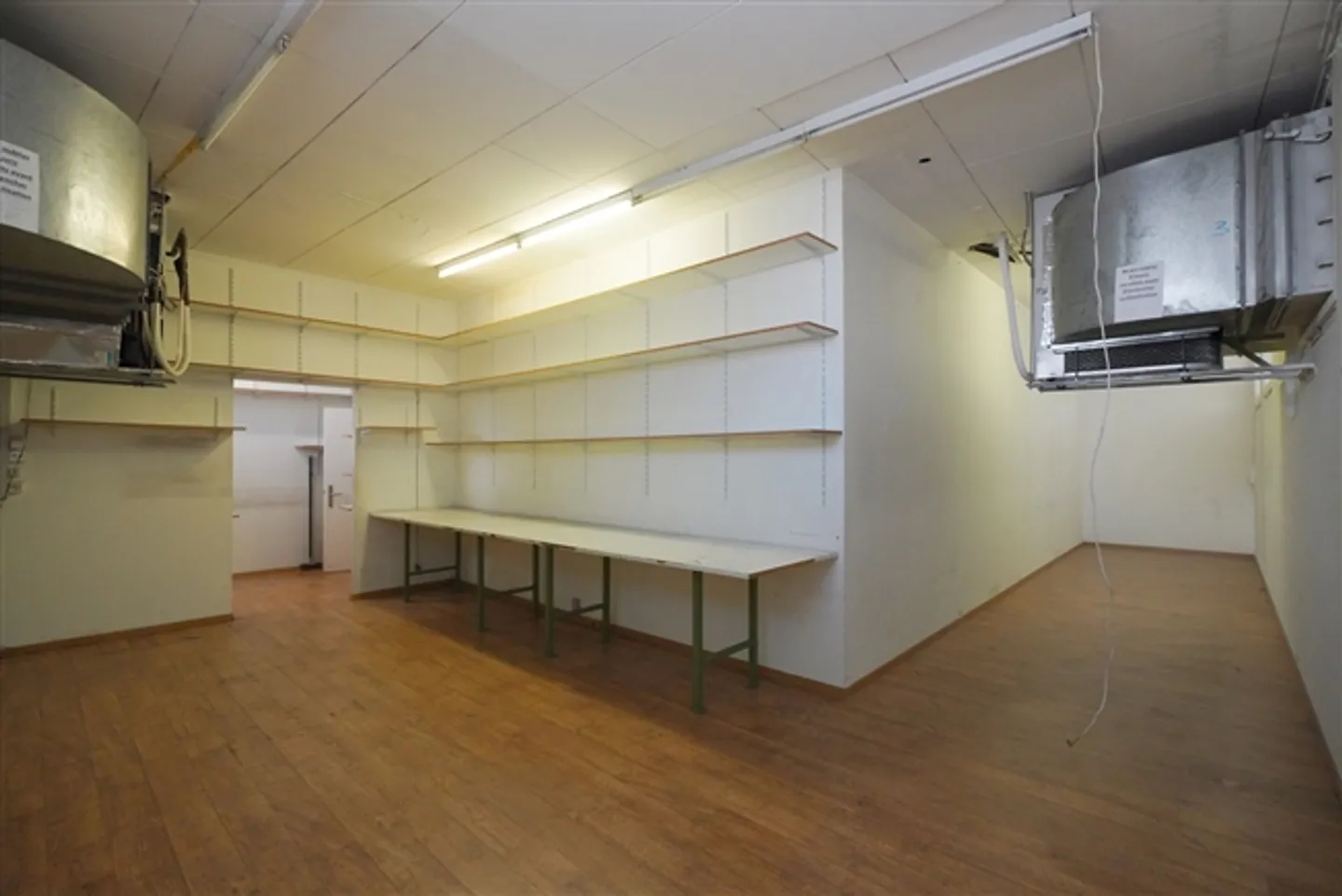 «GEWERBEFLÄCHE IM STADTZENTRUM VON SIERRE» - Foto 10 von 11