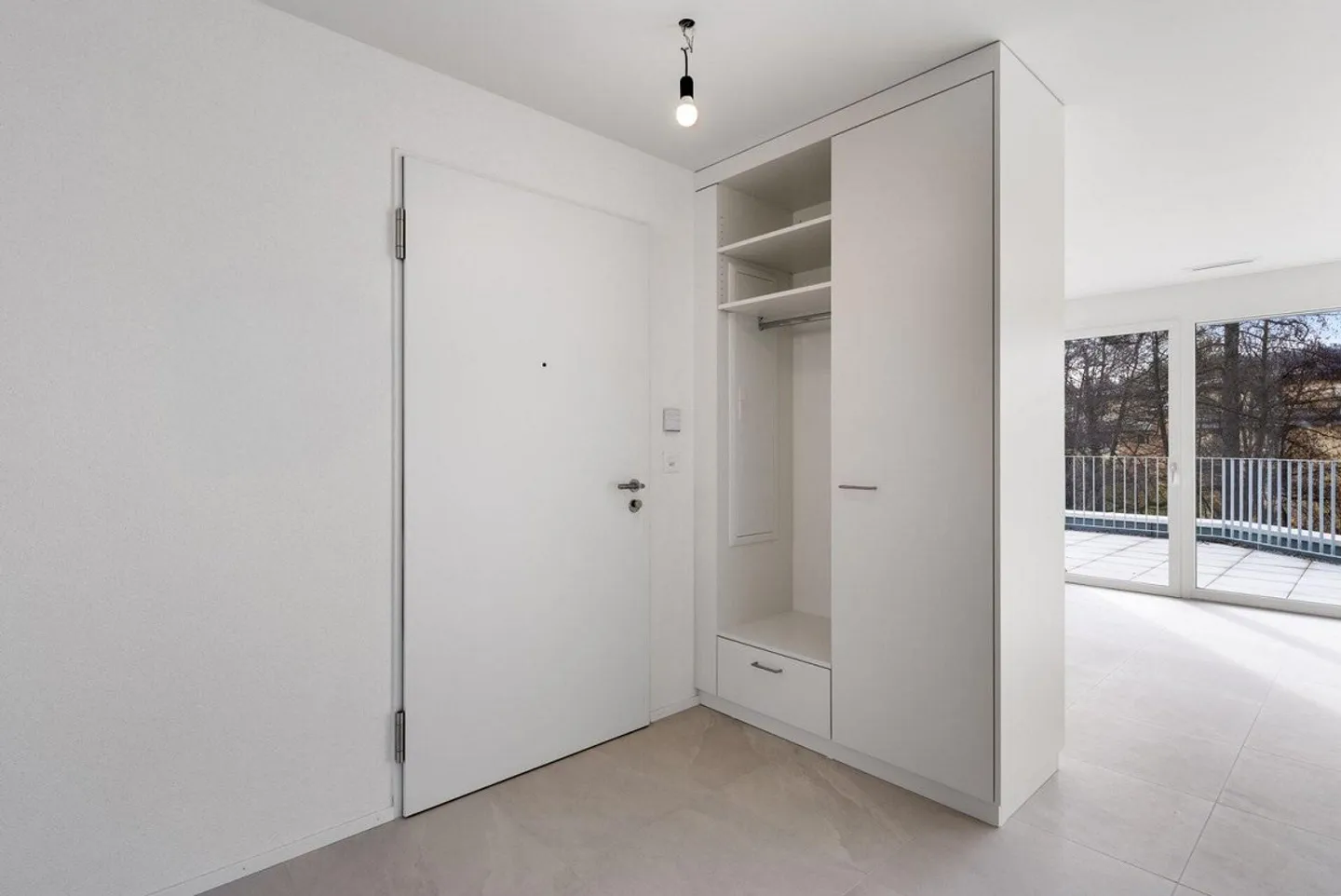FIRST RENTAL - PENTHOUSE APARTMENT - CenterSeon² - Photo 7 of 13