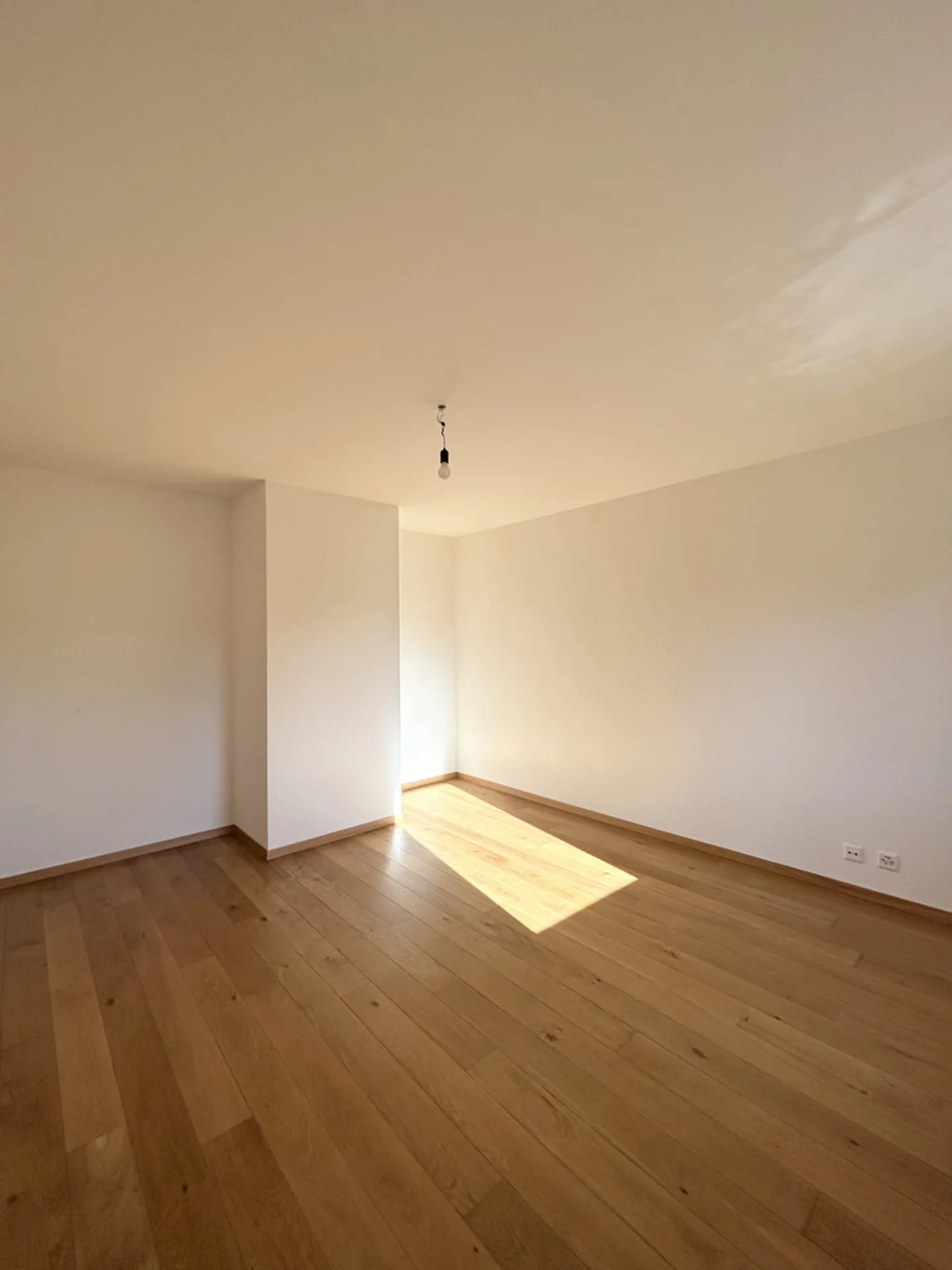 Geräumige 4,5-Zimmer-Wohnung im Stadtzentrum mit Balkon - Foto 4 von 12