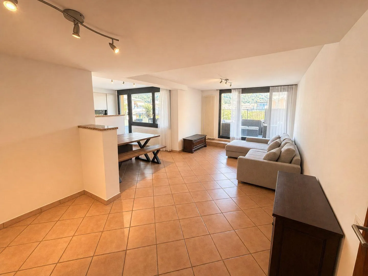 4.5-Room Apartment with Private Garden - Photo 5 of 11