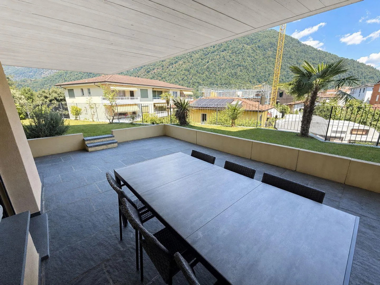 4.5-Room Apartment with Private Garden - Photo 4 of 11