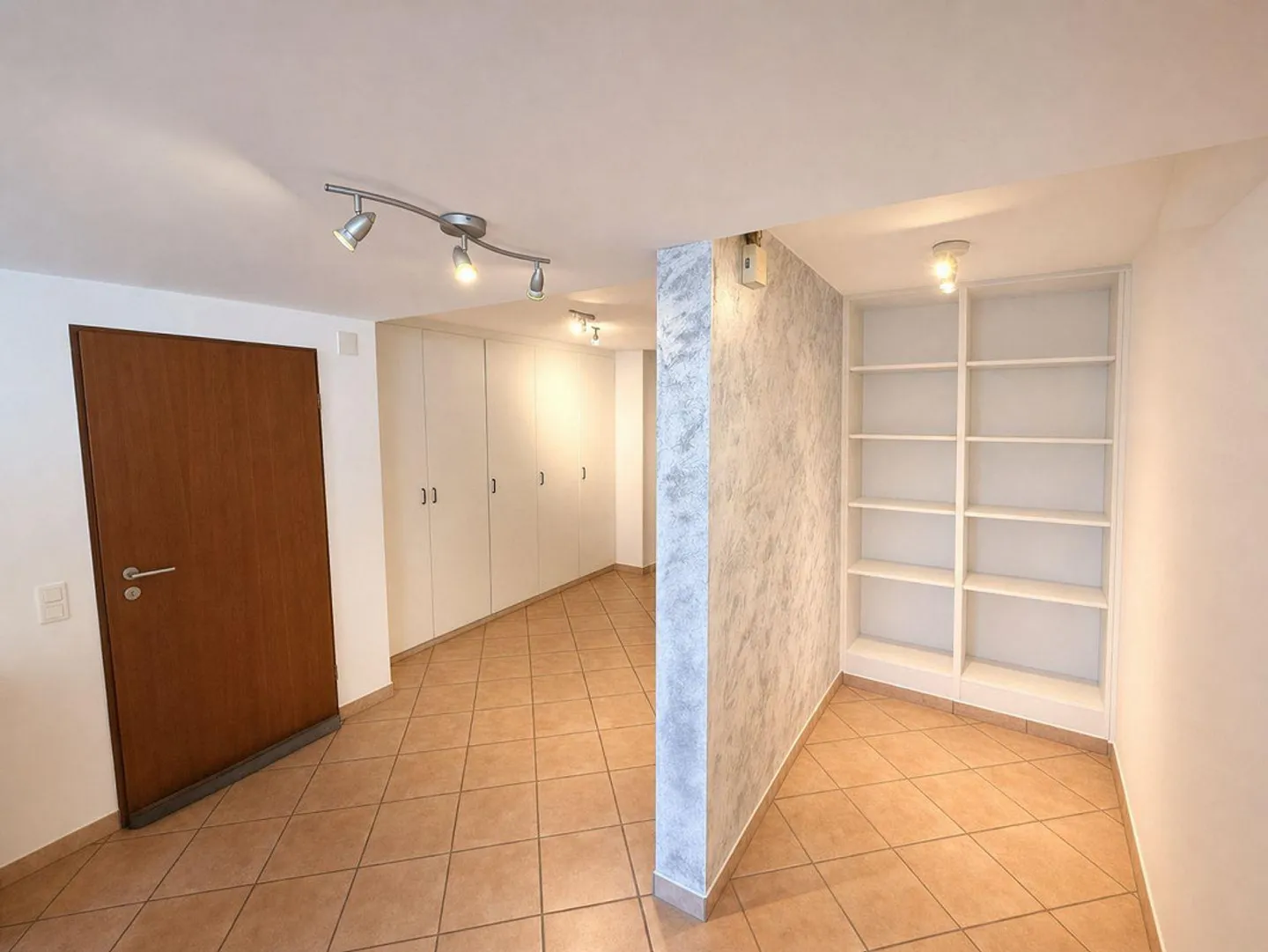 4.5-Room Apartment with Private Garden - Photo 11 of 11