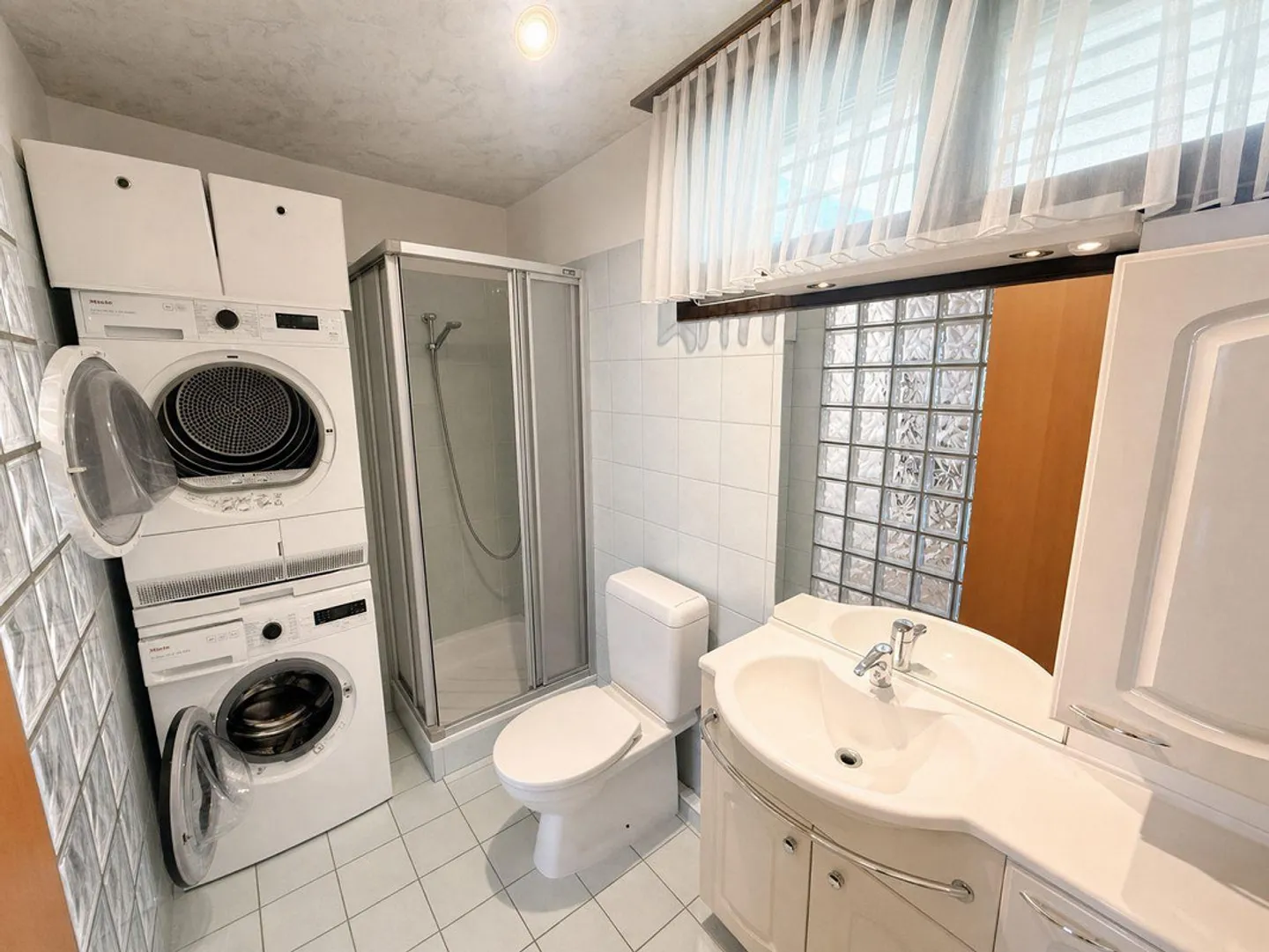 4.5-Room Apartment with Private Garden - Photo 10 of 11