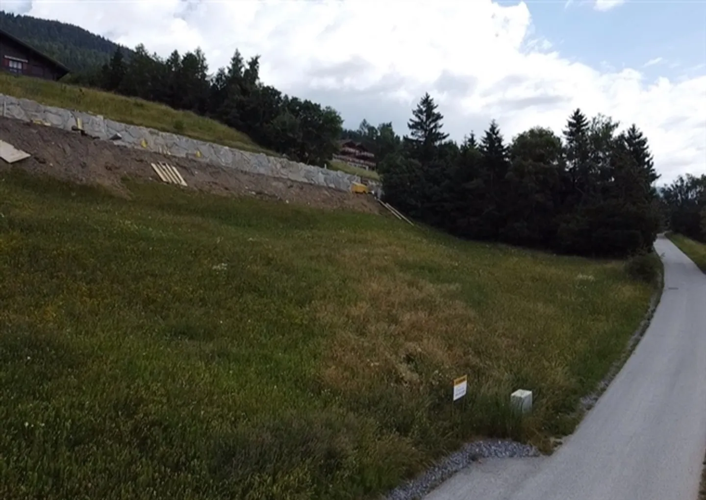 Terrain à bâtir avec avis positif de la commune - Photo 6 sur 6