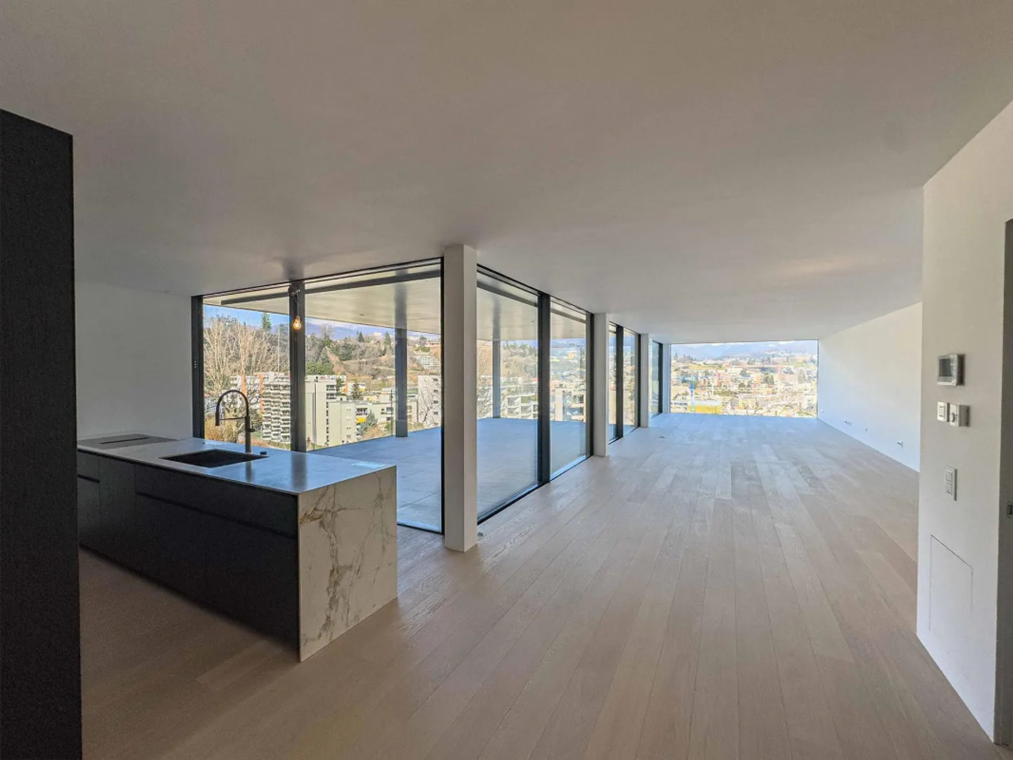 Luxury penthouse with lake view in Paradiso - Photo 1 of 5