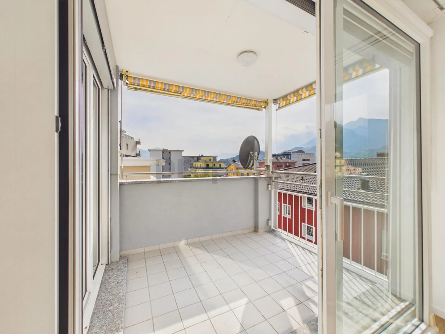 Appartamento moderno a Locarno - Foto 9 di 12
