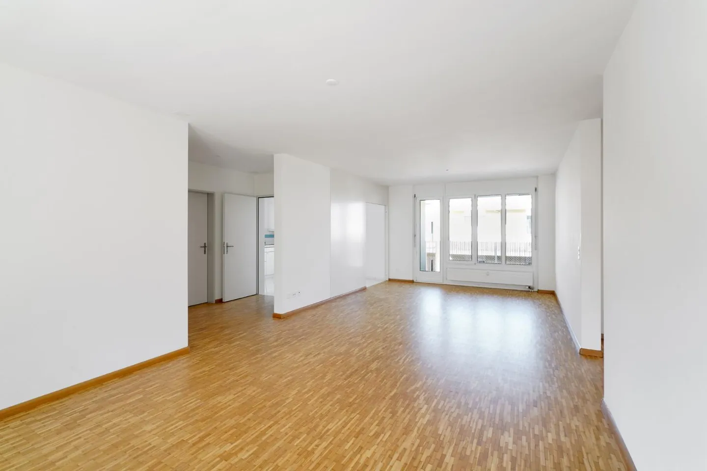 Modern 3½-Room Apartment - Photo 4 of 8