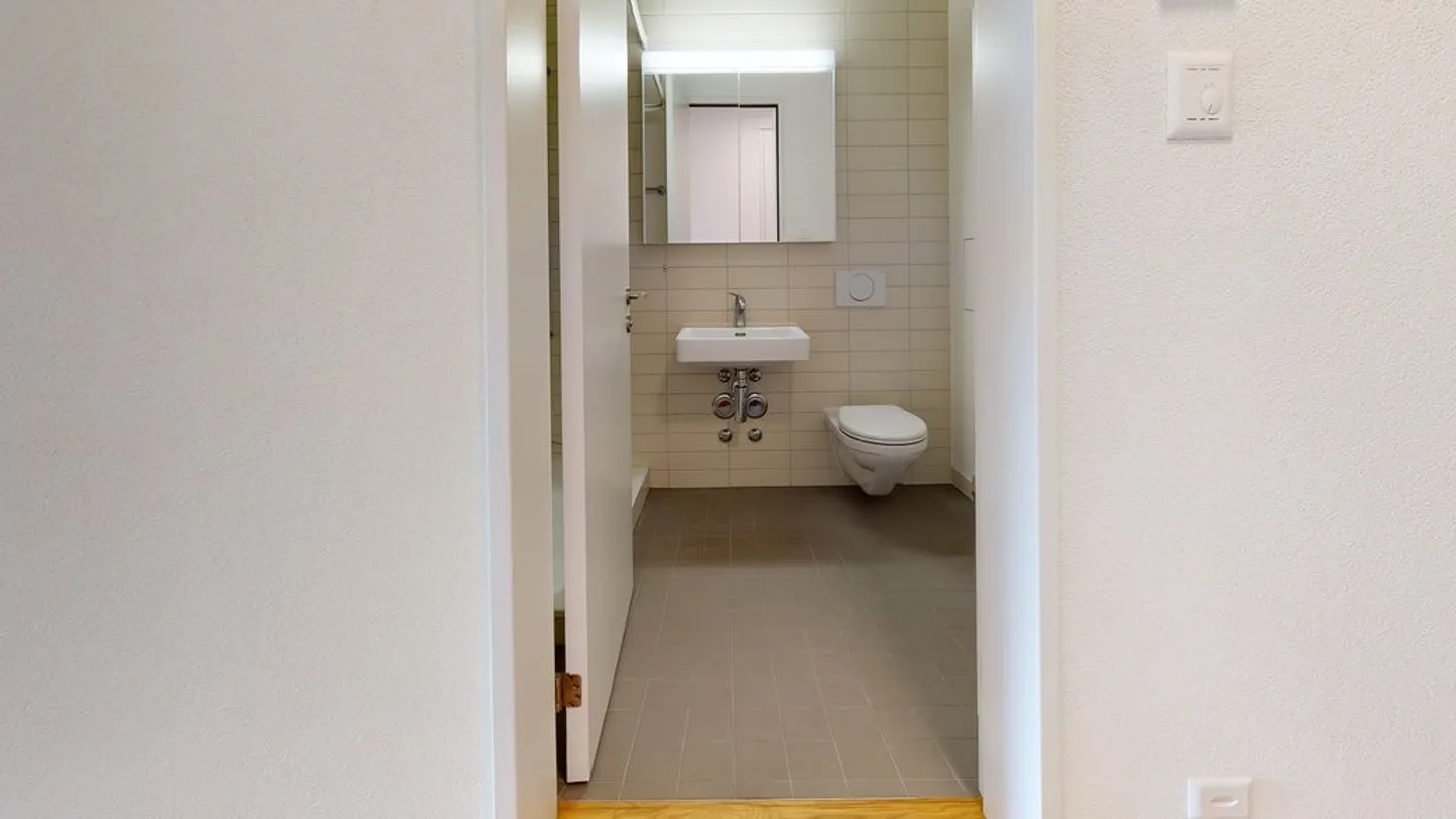 Moderno appartamento di 3 stanze con grande terrazza comune sul tetto - Foto 6 di 9