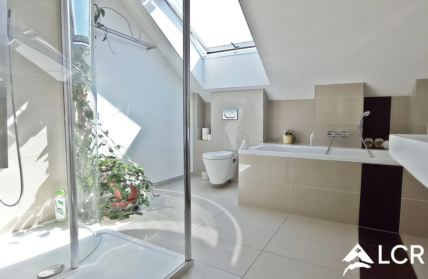 Magnifique villa meublée 8,5p / 6 chambres + Studio / jardin - piscine - Foto 8 von 11