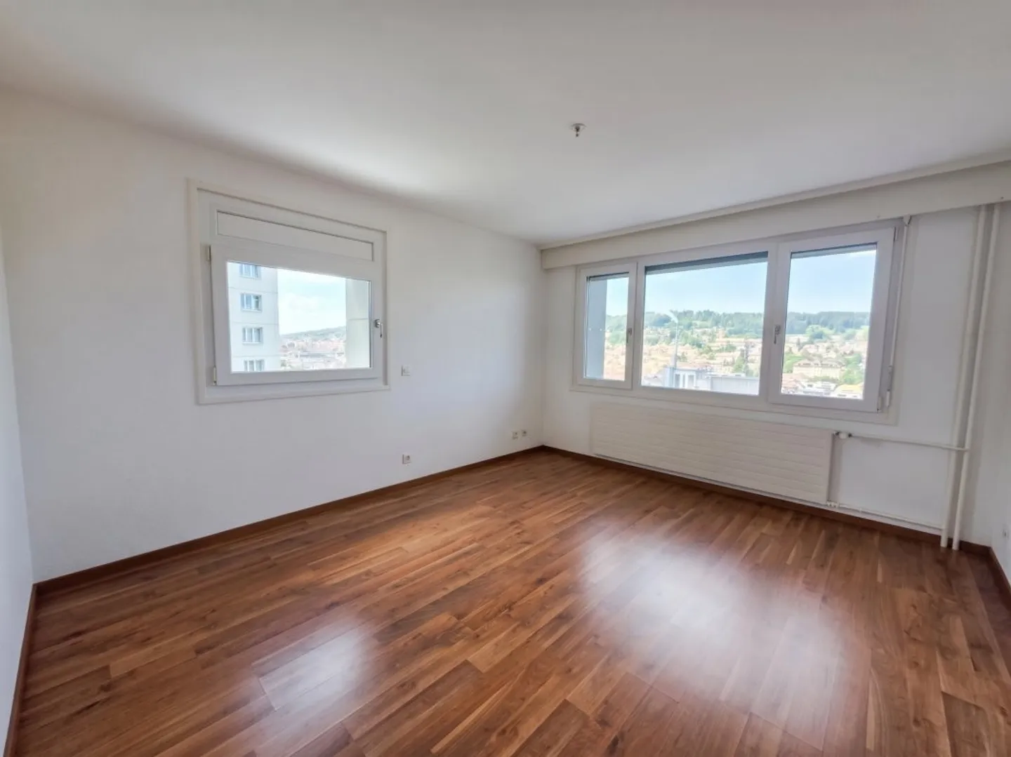 Herzstück: Wunderschöne 3,5-Zimmer-Wohnung komplett renoviert mit Blick auf die Stadt - Foto 5 von 7