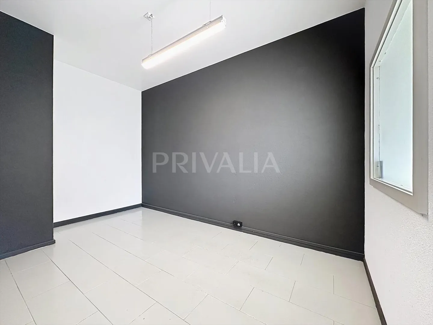 Nouvelle opportunité : Arcade traversante, emplacement stratégique ! - Photo 6 sur 7