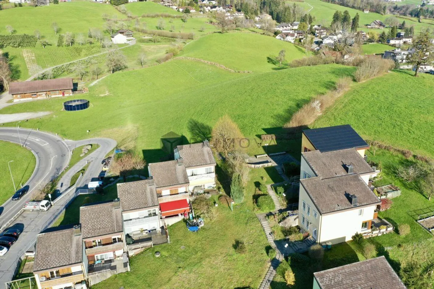 Leben mit Weitsicht - stilvolles Reiheneinfamilienhaus über dem Zür... - Foto 10 von 11