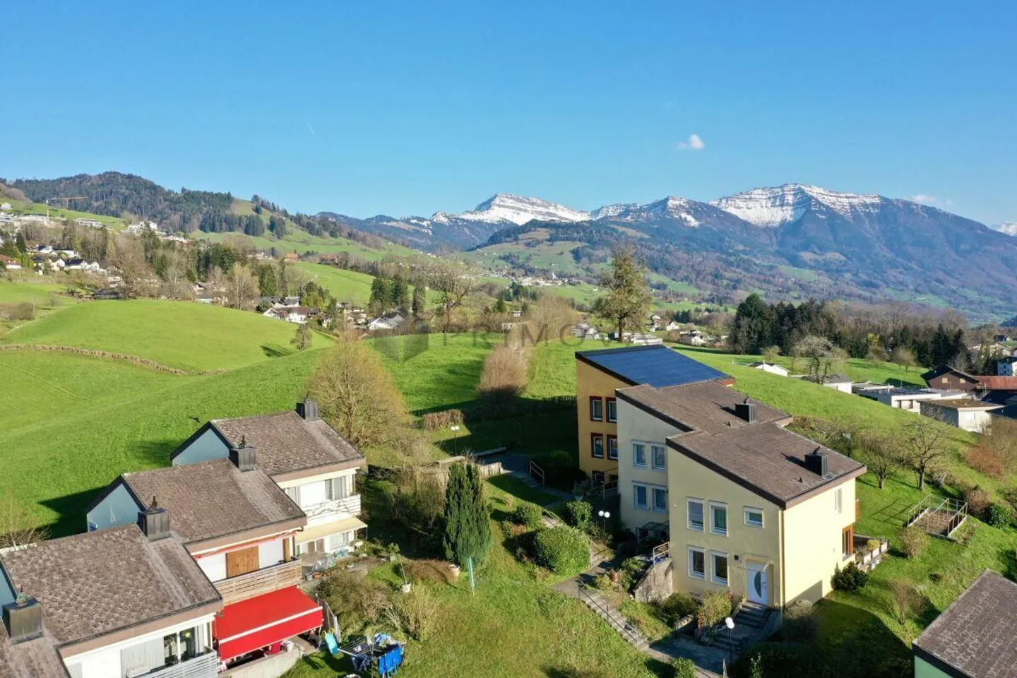 Leben mit Weitsicht - stilvolles Reiheneinfamilienhaus über dem Zür... - Foto 11 von 11