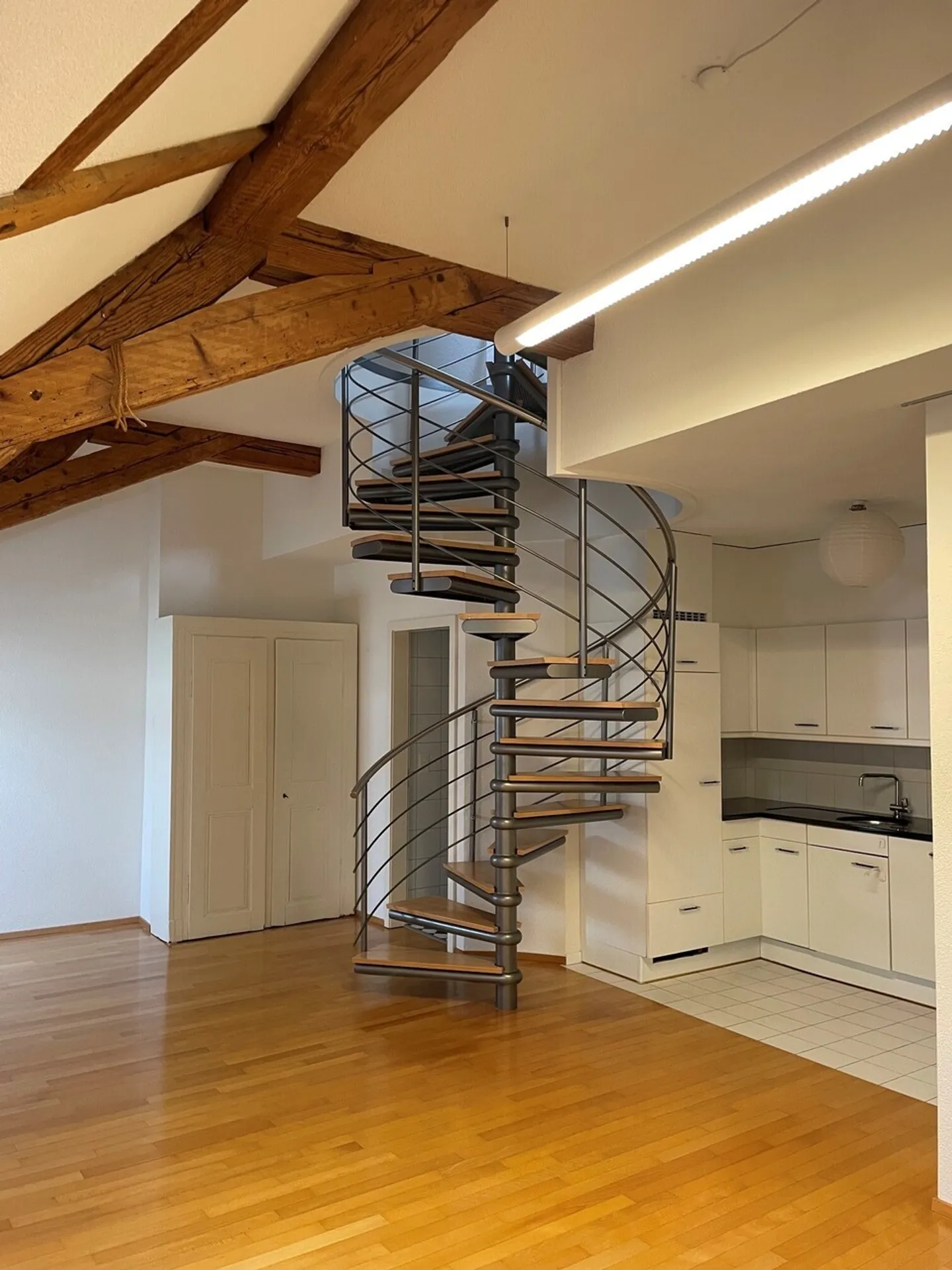 Charming Attic Apartment in Lucerne - Photo 4 of 8