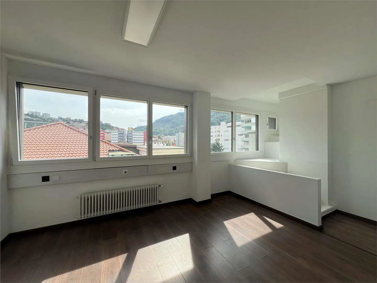 Ref. 2539 Chiasso Modernes Büro - Foto 2 von 8