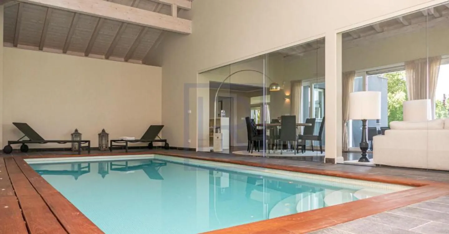 Luxury Chalet with Stunning Views - Photo 4 of 6