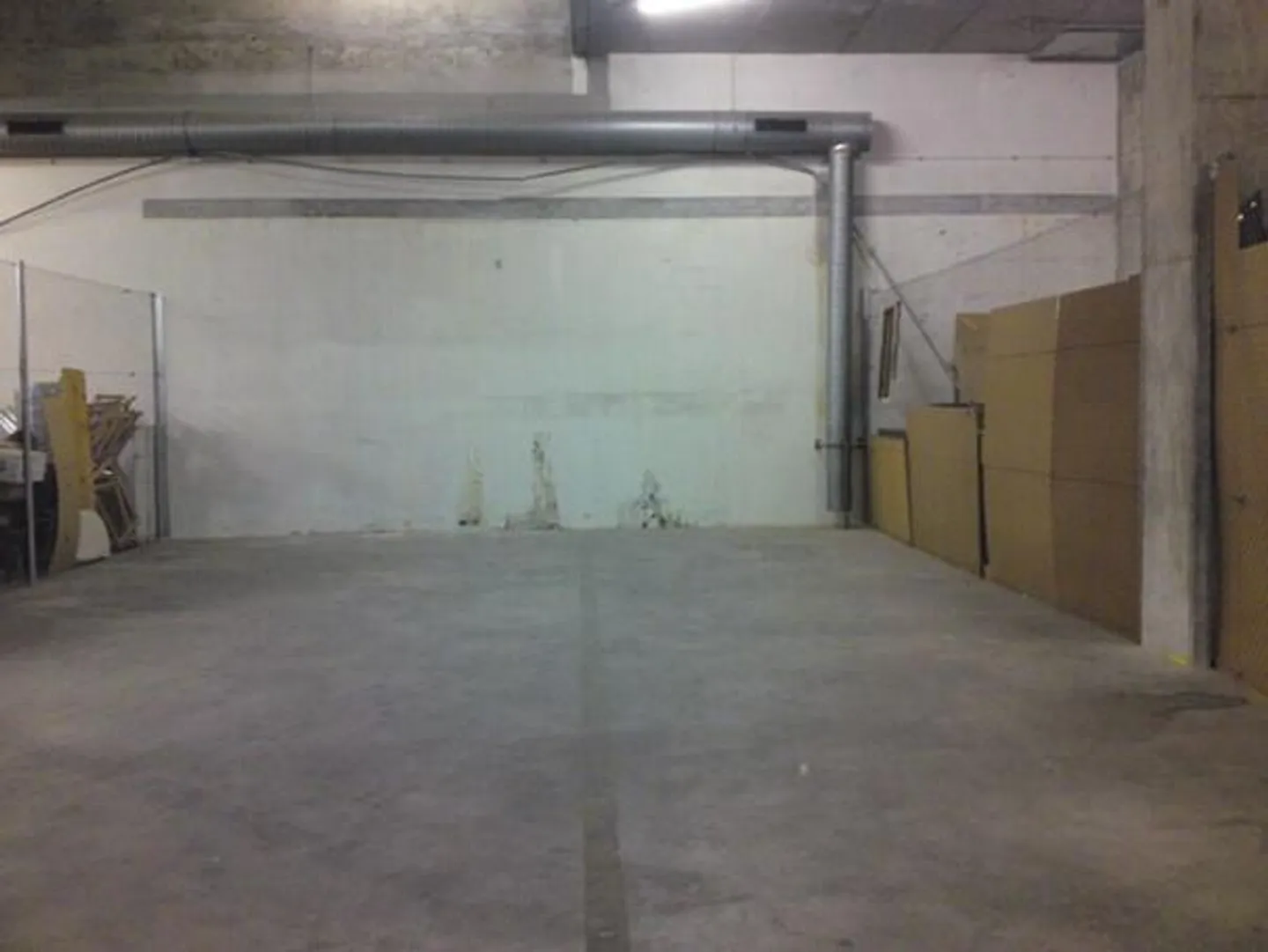 Espace de stockage d'environ 110 m² - Photo 1 sur 1