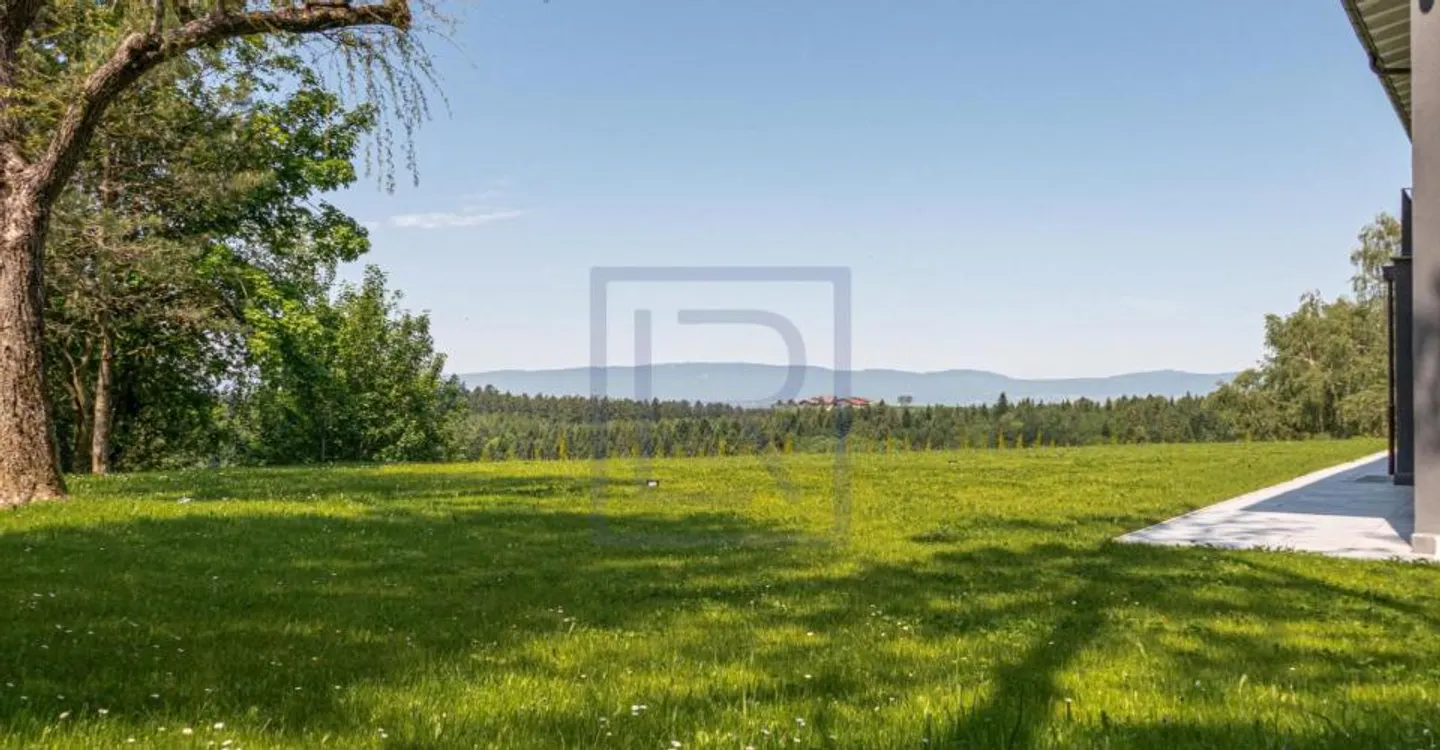 Luxury Chalet with Stunning Views - Photo 5 of 6